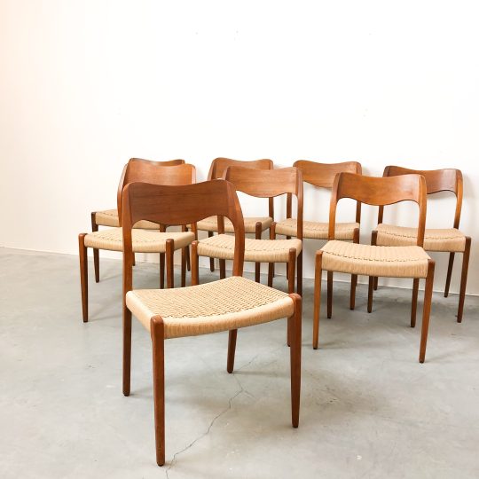 Niels Otto Møller stolar i teak 8 st