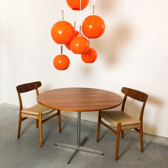 Spaceage orange taklampa