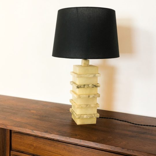 Bordslampa i marmor