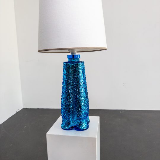 Bordslampa i blått folierat glas