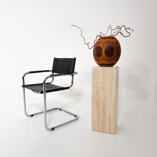 Karmstol i krom & svart läder