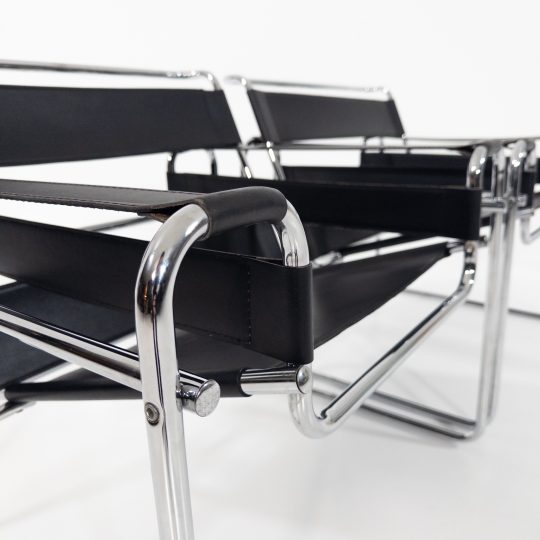 Wassily Chairs – 80-tals repliker i svart skinn och krom