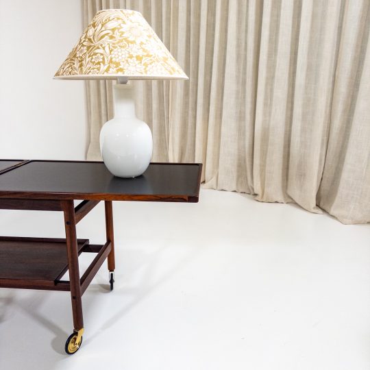 Bordslampa i vitt glas, 1960-tal