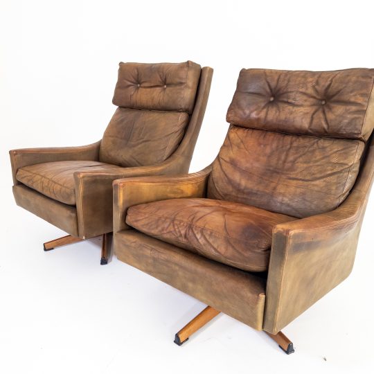 Fåtöljer “Kaparen” – Ib Kofod-Larsen, OPE Möbler