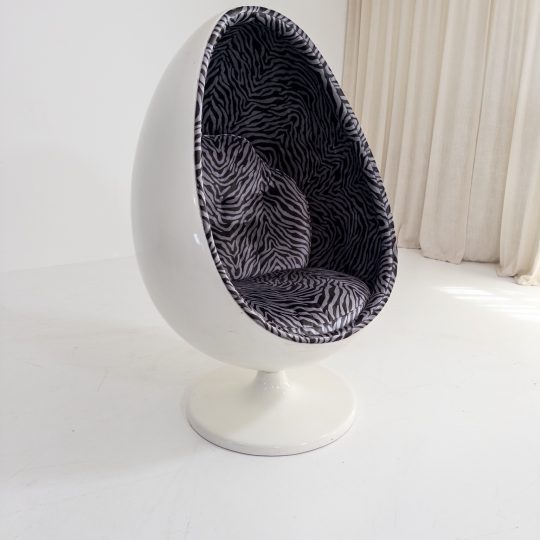 Äggfåtölj i glasfiber, 60–70-tal