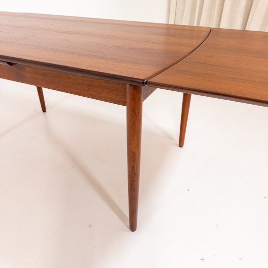 Danskt matbord i teak med holländskt utdrag, 1960-tal