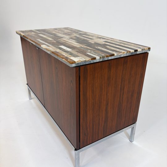 Sideboard av Florence Knoll